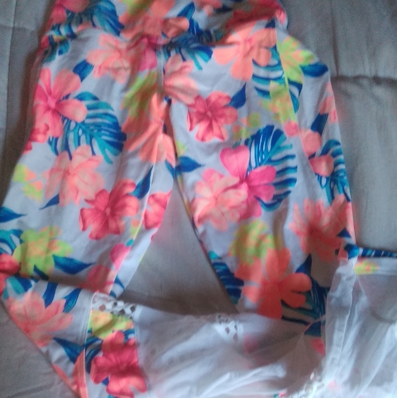 PINK Victoria's Secret floral tights - Picture 4 of 6